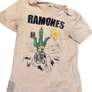 Vintage style Ramones shirt (large)